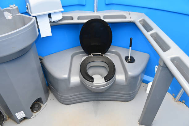 Best Portable restroom trailer rental  in Annandale, VA